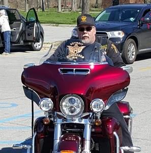 Meet your Posher, Dennis